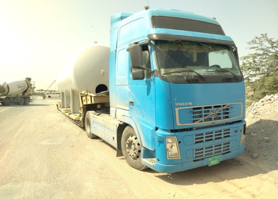 heavy truck transport in Dubai